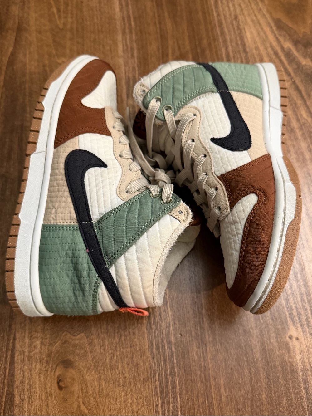 Excellent condition Nike women’s Dunk High LX next nature “Toasty”